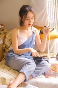 丰满迷人的老师少妇