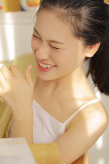用木塞堵住不能流出来